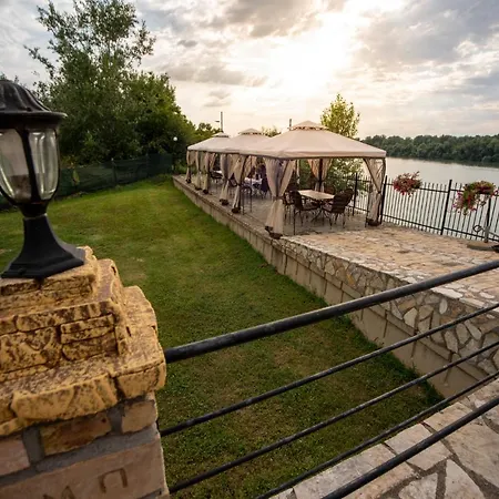 Svetionik Obrenovac Hotel 2*